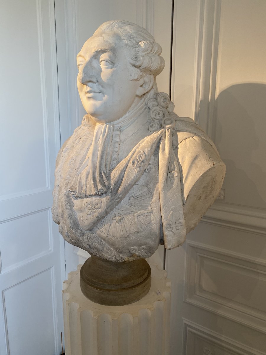 Grand Buste En Plâtre Figurant Le Roi Louis XVI Et Son Socle Colonne. -photo-4