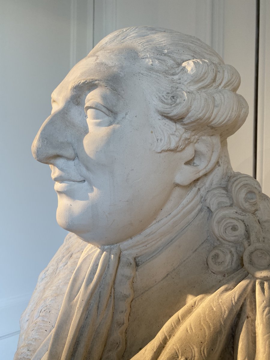 Grand Buste En Plâtre Figurant Le Roi Louis XVI Et Son Socle Colonne. -photo-4