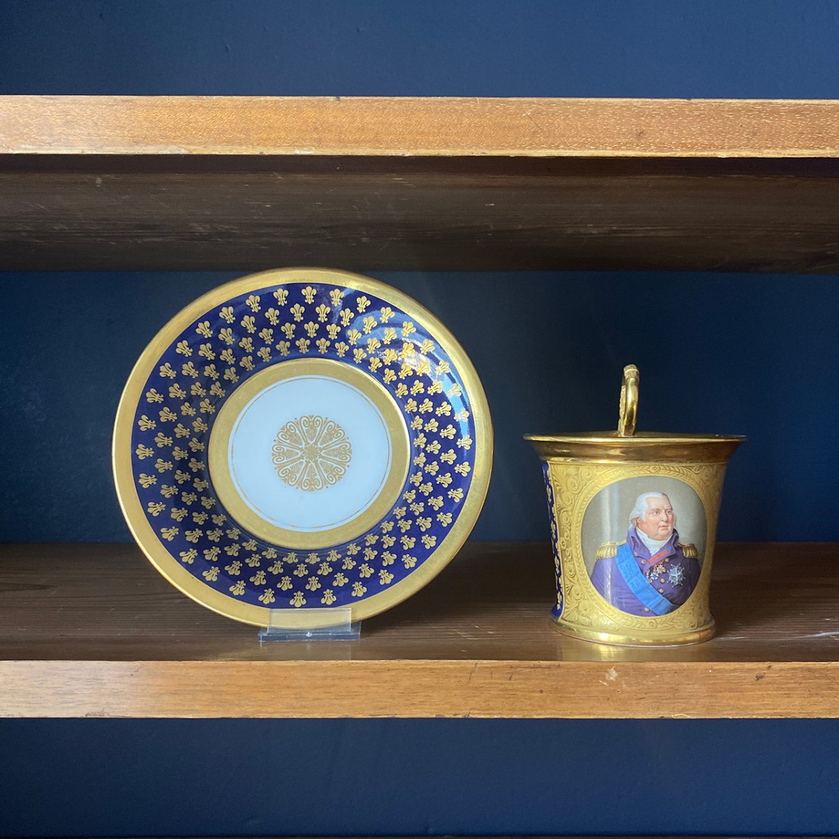 Rare Tasse Et Sa Soucoupe En Porcelaine De Paris Au Portrait Du Roi Louis XVIII-photo-1