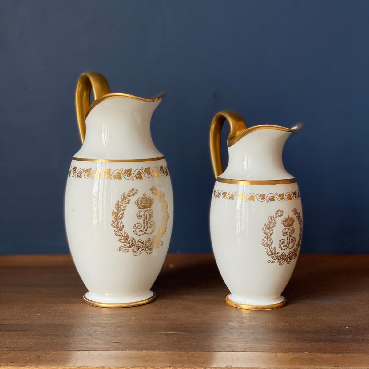 Sevres Two Sèvres Porcelain Pestum Milk Jugs From The Service Of The Princes Of King Louis-philippe-photo-3