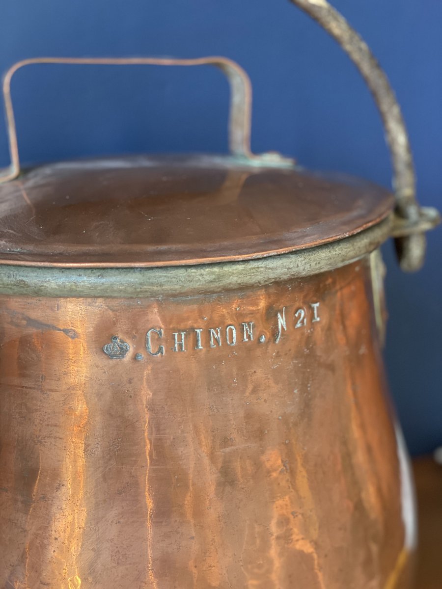 Large Copper Casserole Dish With Handle And Its  Cover From The Château De Chinon-photo-2