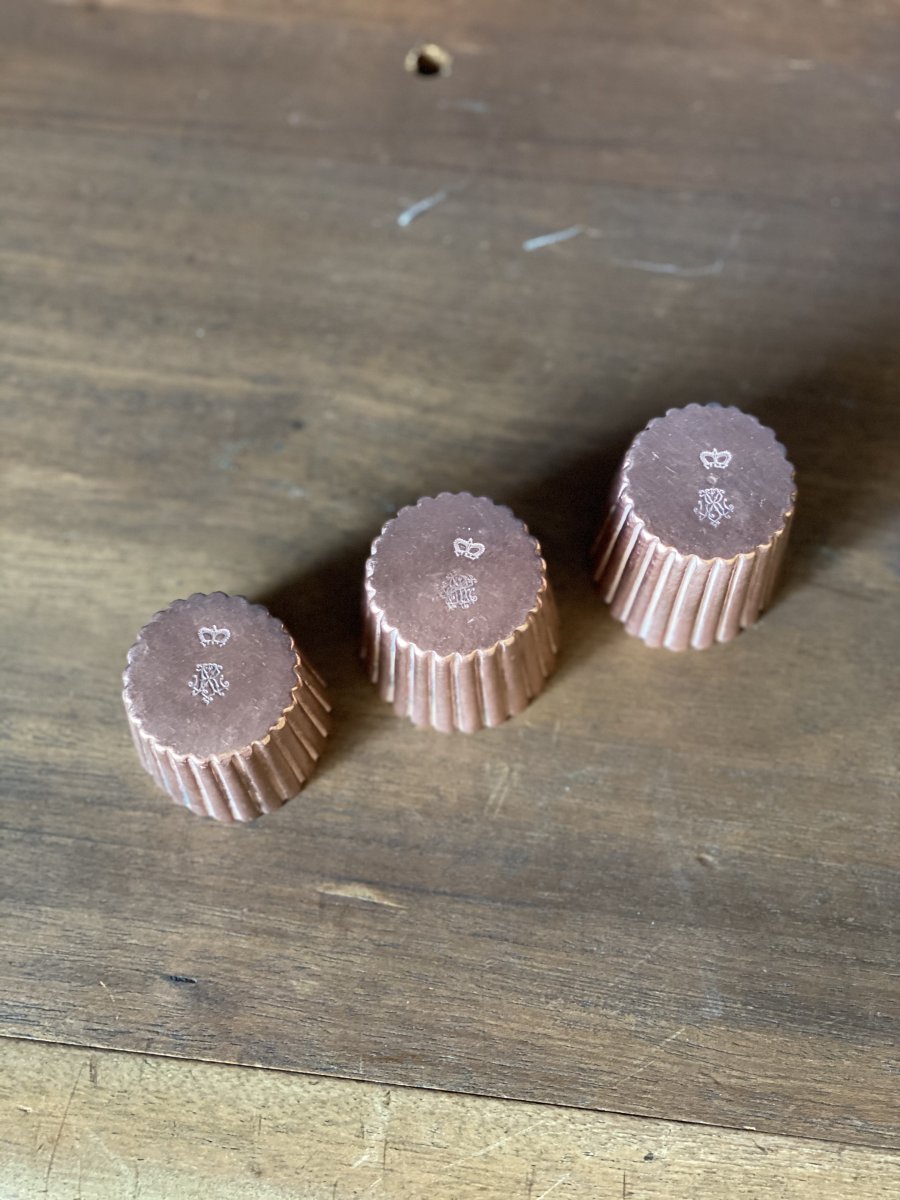 Set Of Three Copper Cannelés Molds With Princely Monograms -photo-2