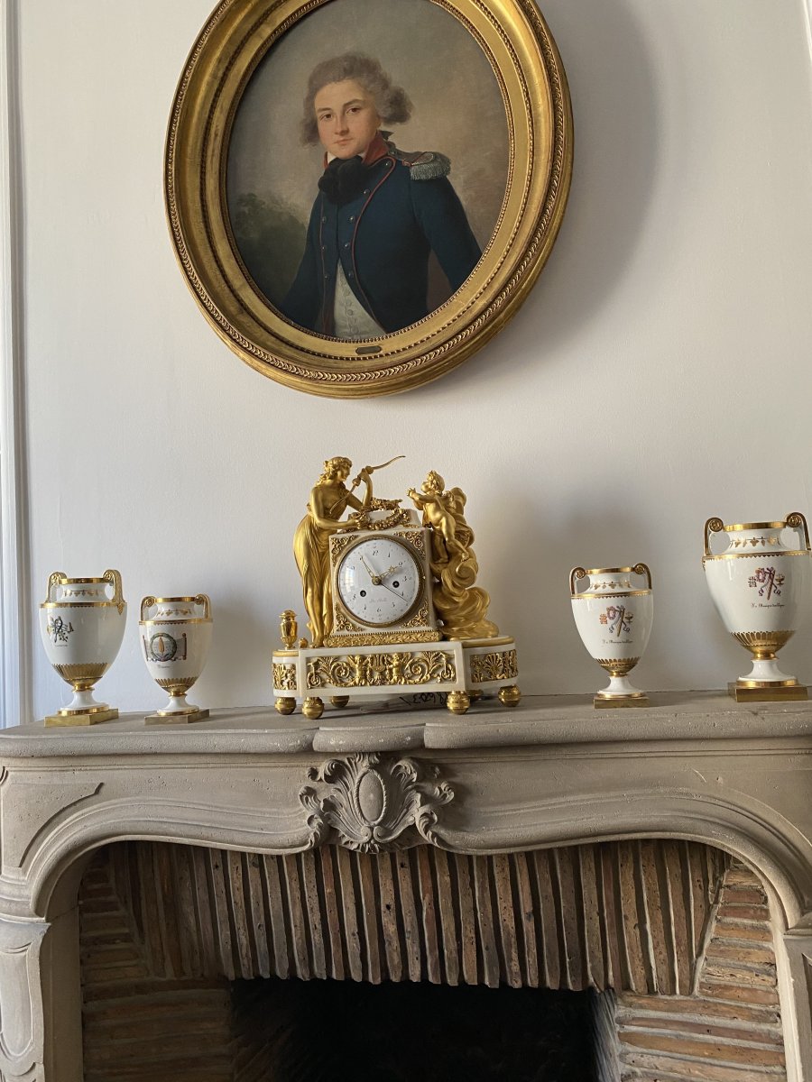 A Louis XVI Gilt-bronze Mounted White Marble Mantel Clock 18th Century With Venus And Cupid-photo-1