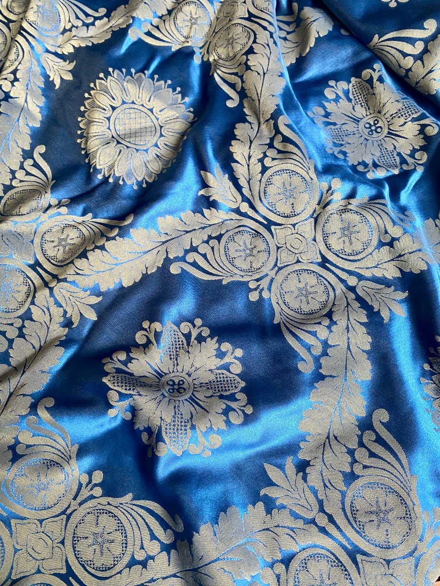 Paire De Rideaux En Satin Bleu Roi