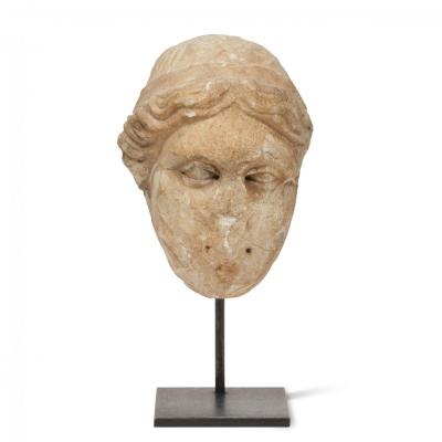 Tête romaine de Vénus en marbre antique sculpté, art romain du IIe siècle après Jésus-Christ