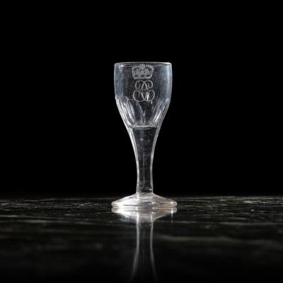 Verre à Liqueur Gravé Au Chiffre De Charles X provenant de son service de table