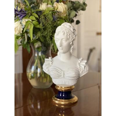 SEVRES Buste En Biscuit De Sèvres Figurant La Duchesse d'Angoulême (1778-1851)