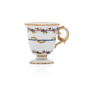 Tasse à Glace En Porcelaine De Sèvres Du Service Du Gobelet Du Roi Livrée Pour Versailles