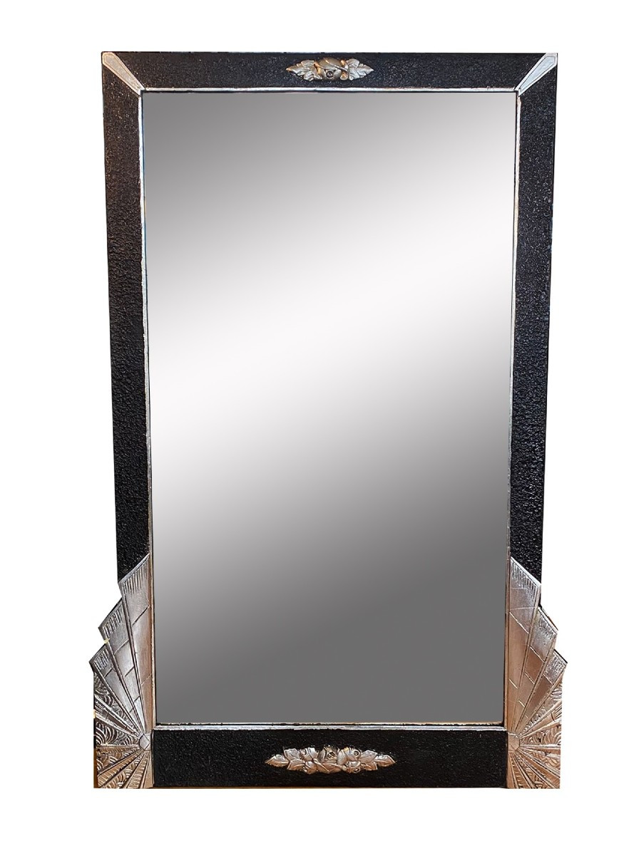 Grand miroir Art Déco, France, vers 1930.  Cadre en bois noir avec surface texturée et craquelé