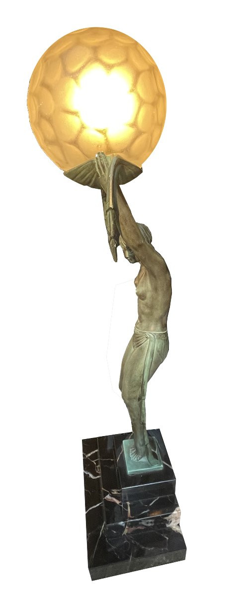  Lampe en bronze, signée « Fayral » et « Le Verrier », F. vers 1930, globe en verre d'originale-photo-2