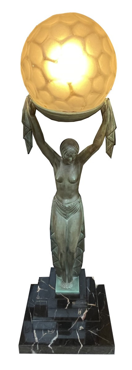  Lampe en bronze, signée « Fayral » et « Le Verrier », F. vers 1930, globe en verre d'originale