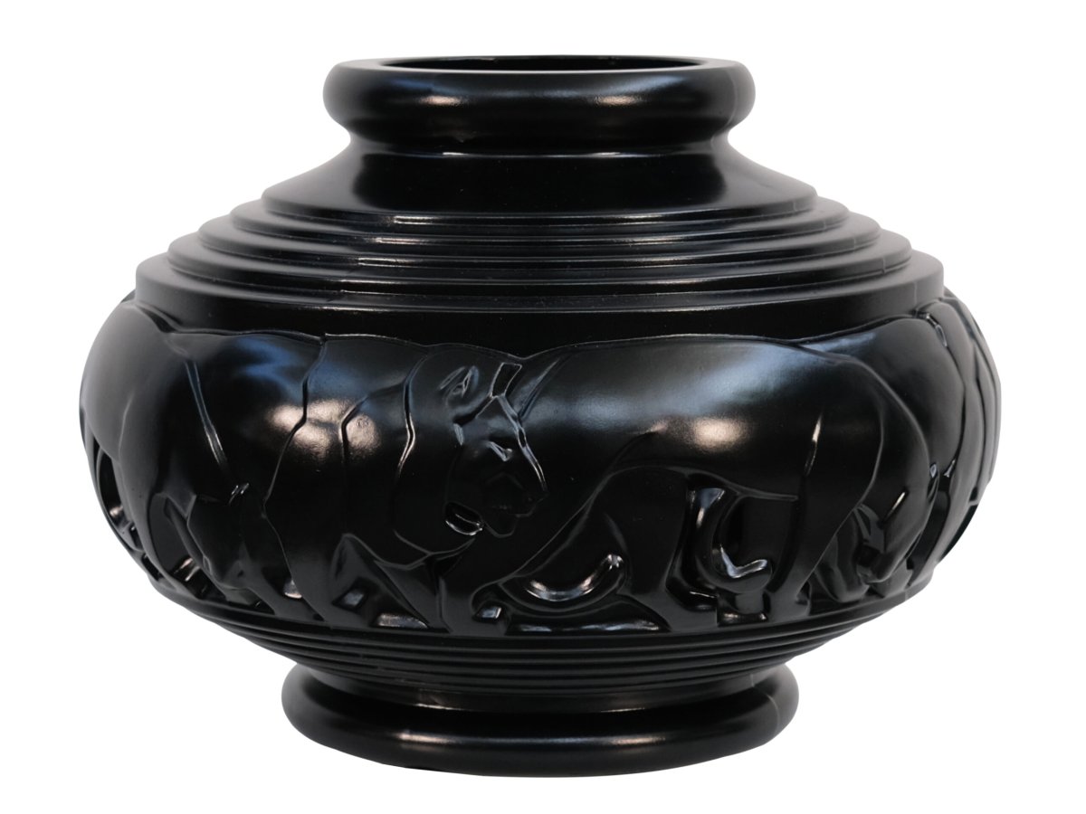 Art Deco Vase With Lions By Pierre D’avesn, Made Of Satin-finished Black Pressed Glass, Decorated With A Frieze -photo-3