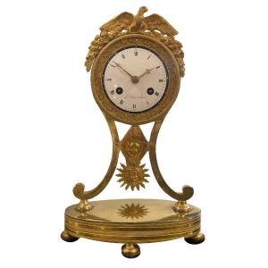 Petite pendule de style Empire, Paris vers 1810, signée sur le cadran : "L. Simon à Paris"