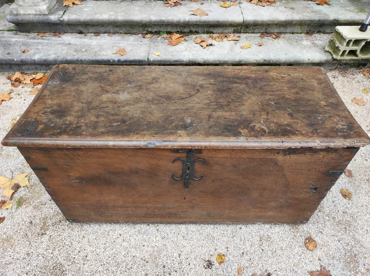 Large Chest Early 17th Century-photo-7