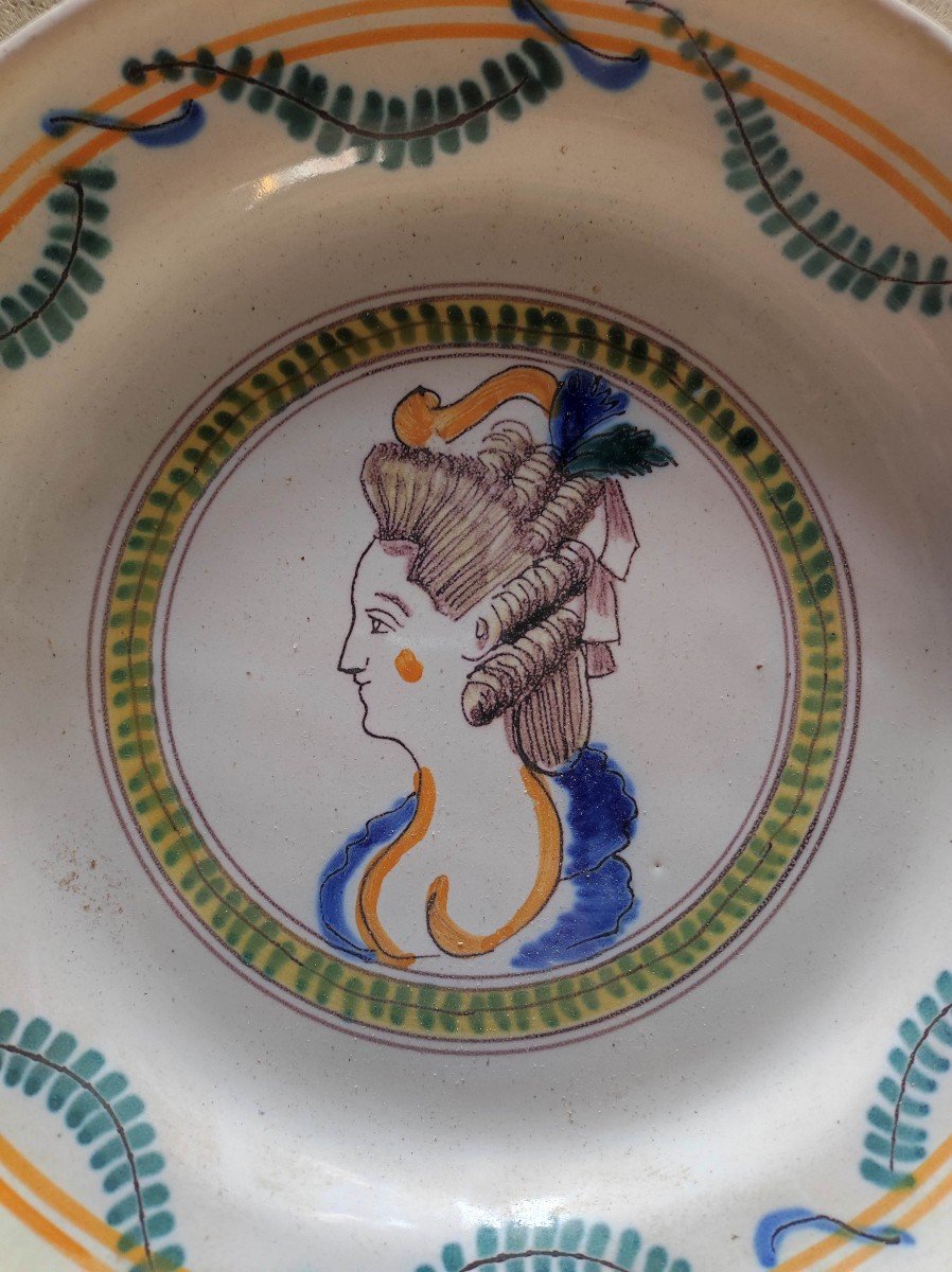 Interesting Roanne Earthenware Plate With The Profile Of Marie-antoinette-photo-3