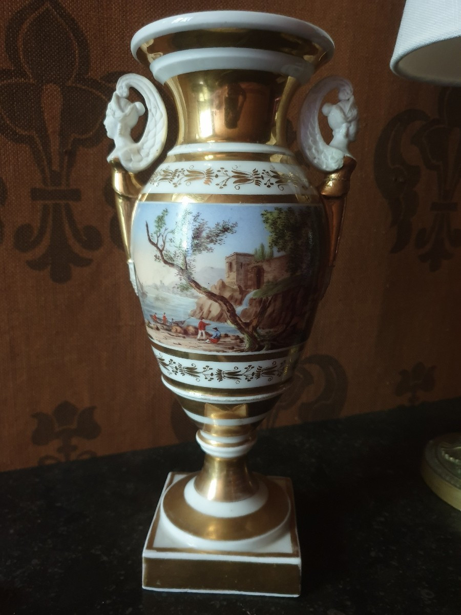 Vase en porcelaine de Paris époque Empire