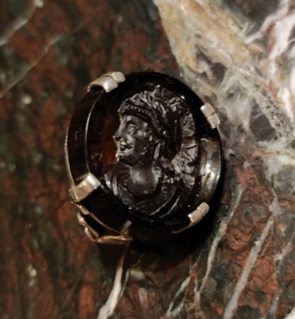 Antique-style Silver Cameo Ring