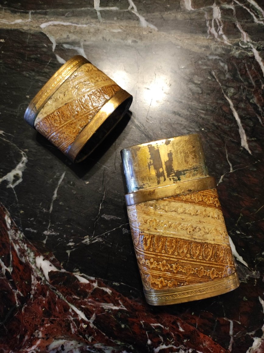 Etui fin XVIIIème en laiton doré et cartonnage gaufré-photo-2
