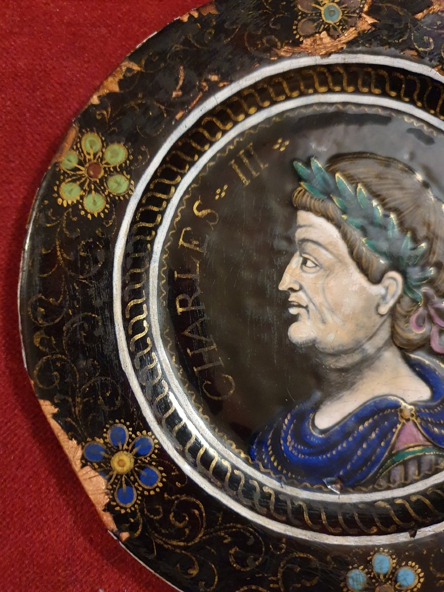 Assiette en émail de Limoges XVIIème Empereur Charles III -photo-3