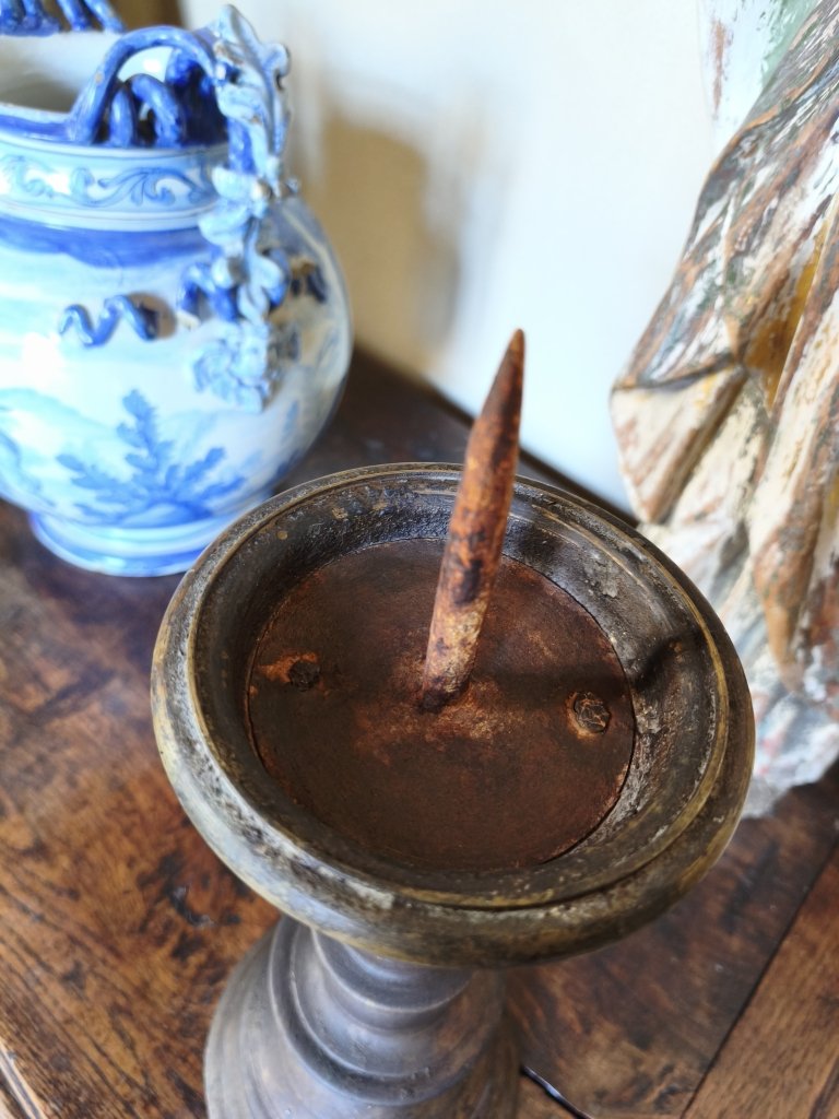 Grand pique-cierge bronze XV / XVIème siècle-photo-4