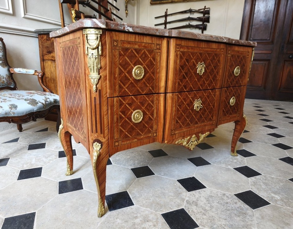 Transition Dresser