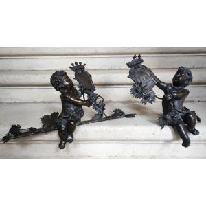 Pair Of Heraldic Putti In 18th Century Bronze