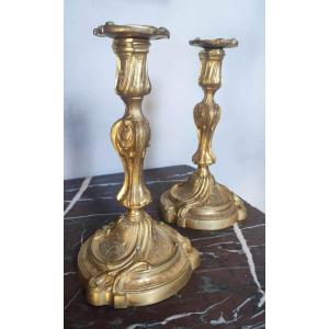 Paire de flambeaux bronze doré d'époque Louis XV