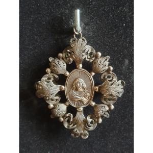 Pendant Medallion In Silver Filigree XVIIth Century