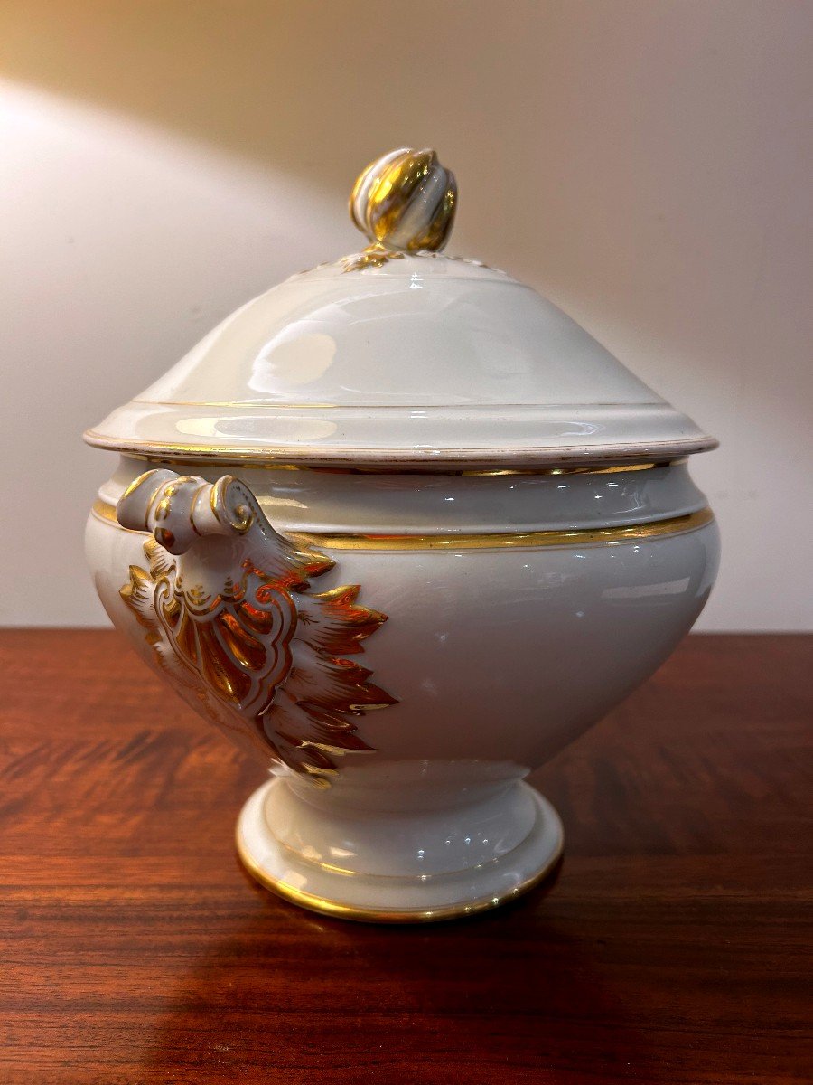 White Porcelain Tureen With Gold Decor. Brand Jp, Jean Pouyat. First Half Of The 19th-photo-3