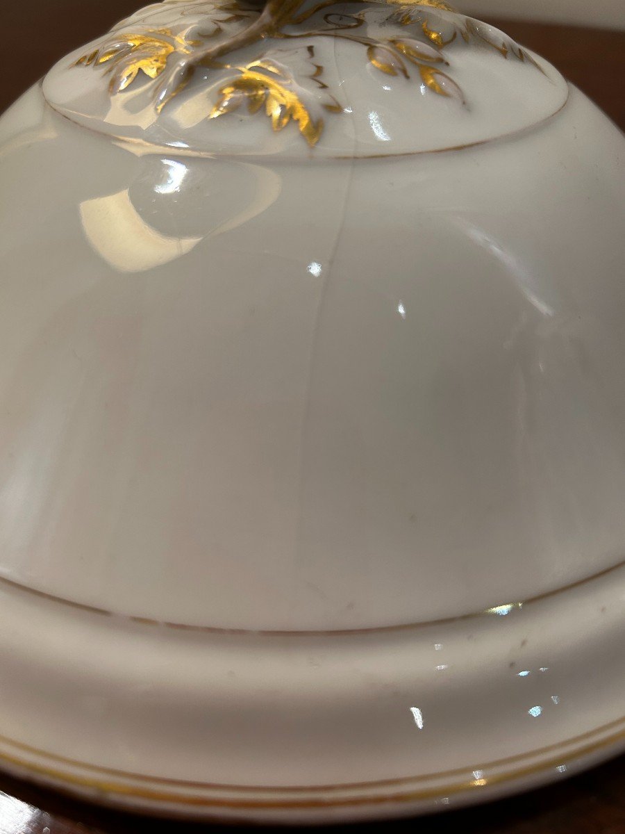 White Porcelain Tureen With Gold Decor. Brand Jp, Jean Pouyat. First Half Of The 19th-photo-3