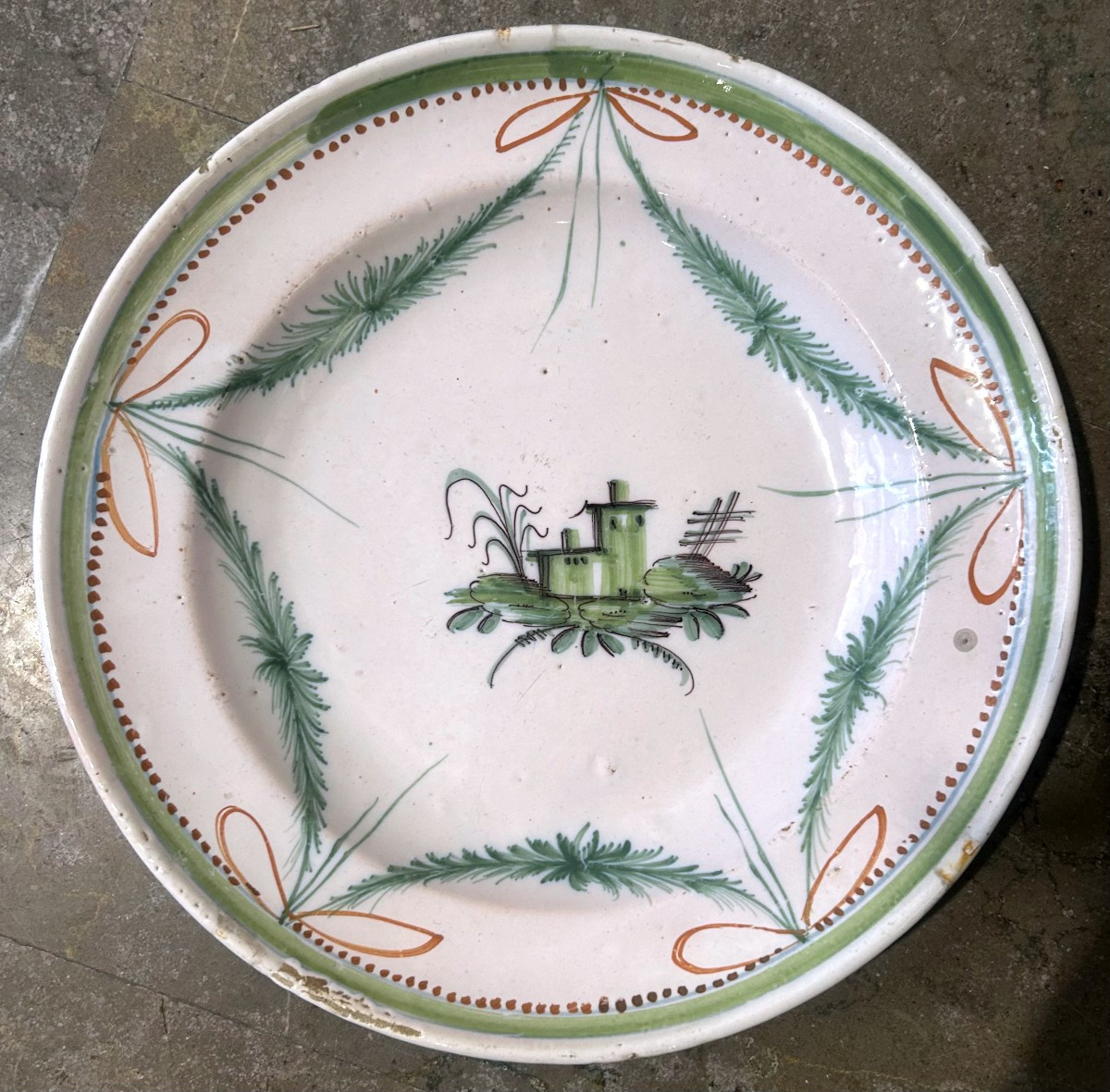 Plat en céramique de Ribesalbes du début du XIXe siècle.