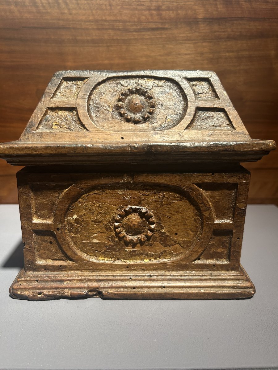 A Spanish Work: A Liturgical Set From The Early 16th Century.-photo-1