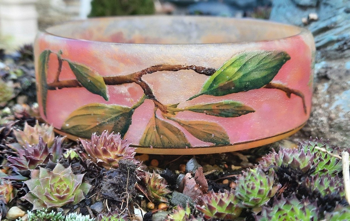 Petite coupe Daum Nancy. Décor pommes.