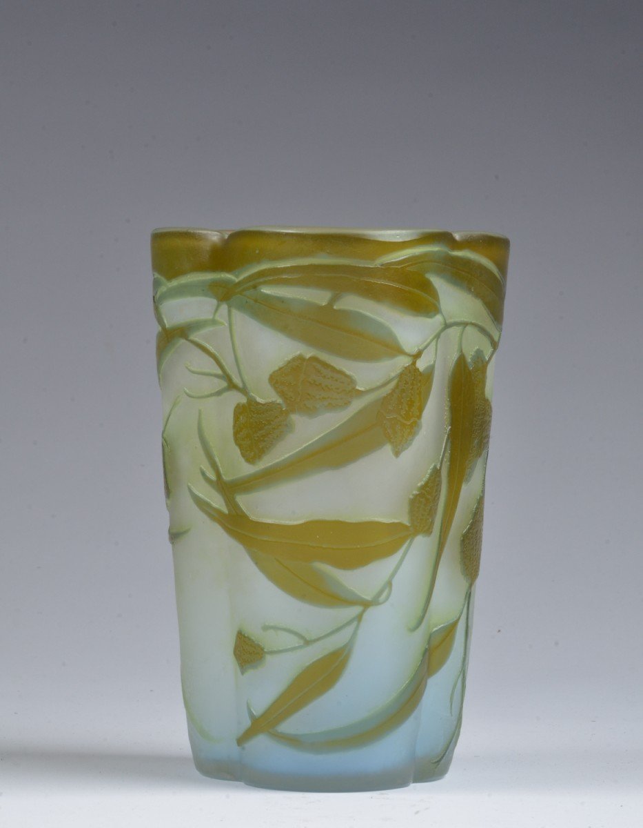 Vase  Art Nouveau Decor Eucalyptus. Signé Gallé *.