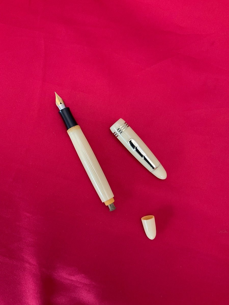 White Celluloid Fountain Pen 1940/1950-photo-1