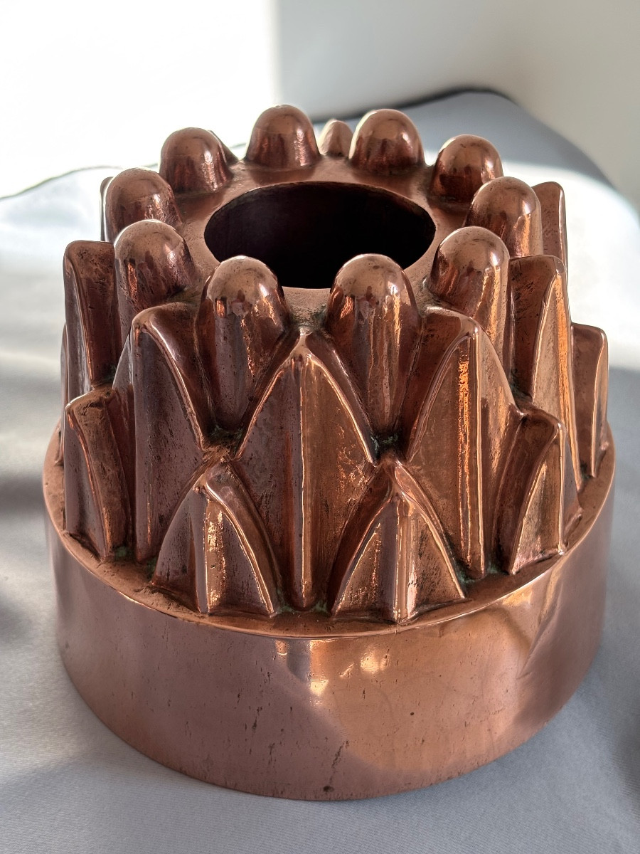 19th Century Hammered And Tinned Copper Cake Mold 