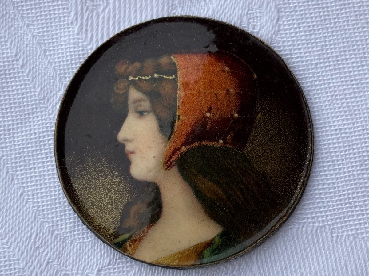 Art Nouveau Medallion Portrait-photo-4