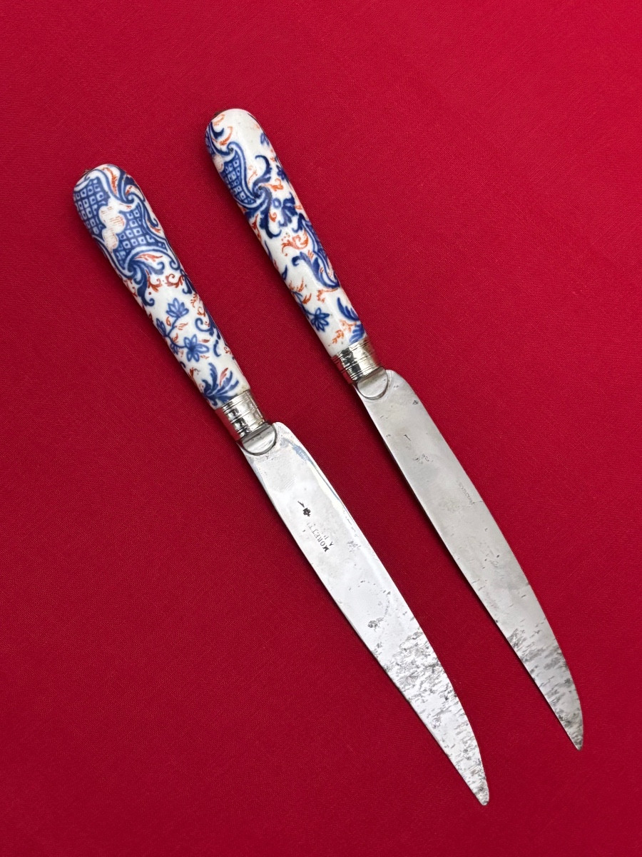 Chine 19éme Siècle Deux Couteaux manche porcelaine 
