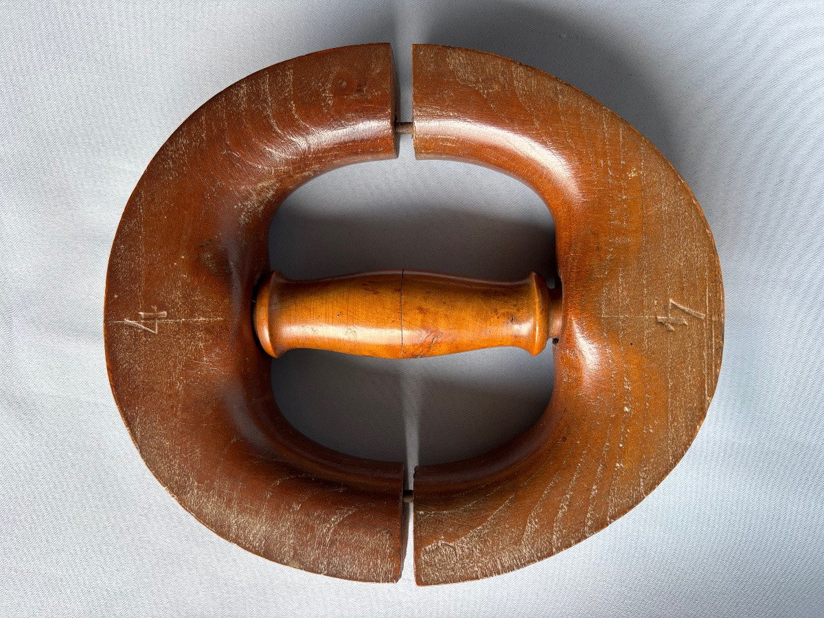 Ovale à chapeau 20éme Siècle -photo-2