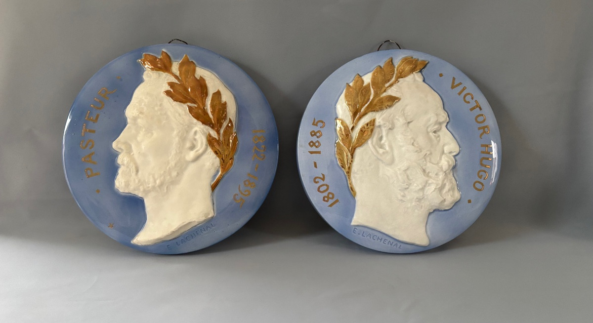 Paire de médaillons en haut relief d’Edmond LACHENAL 1855 - 1948