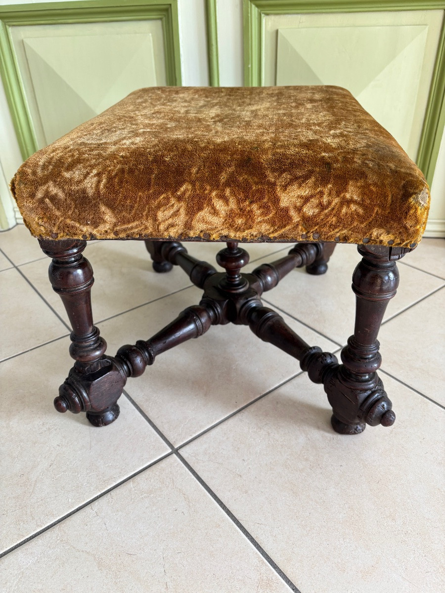 Tabouret LXIII en noyer  époque 17éme Siècle -photo-2