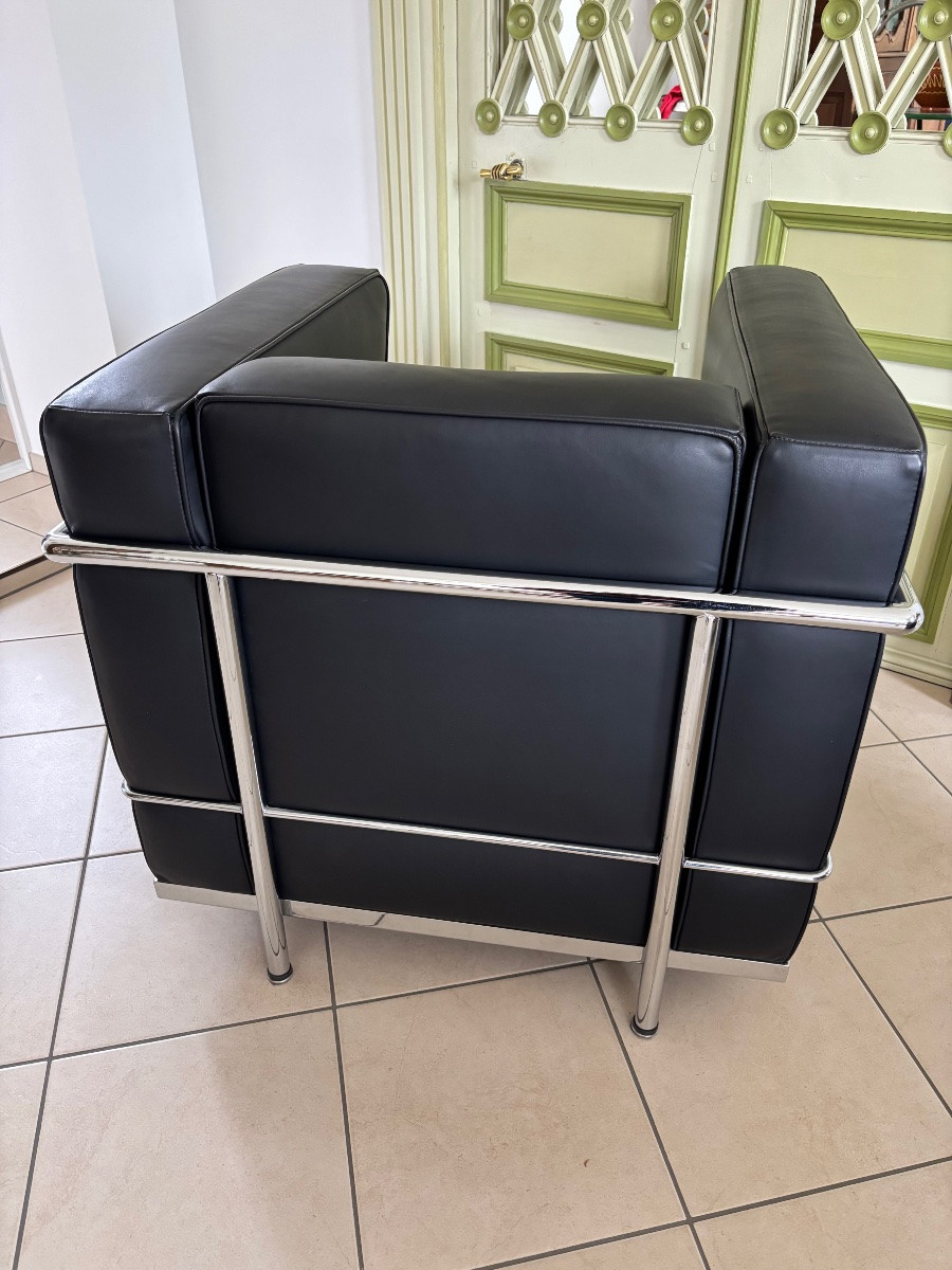 Lc2 Le Corbusier Armchairs Circa 2013-photo-6