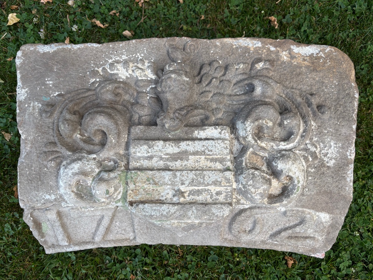 Heraldic Lintel Stone, 18th Century -photo-1