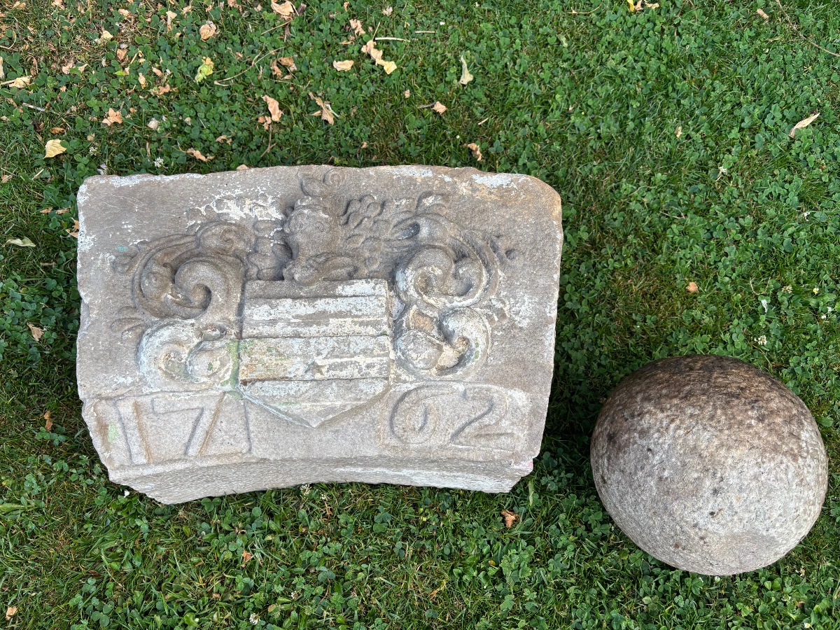 Heraldic Lintel Stone, 18th Century -photo-2