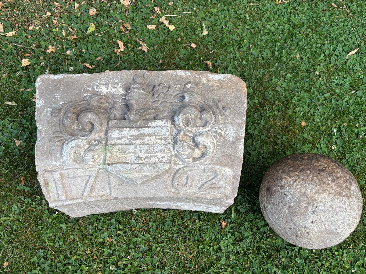 Heraldic Lintel Stone, 18th Century -photo-6