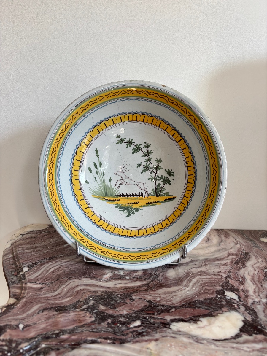 Varages? 19th-century Deep Dish With Deer Motif -photo-2