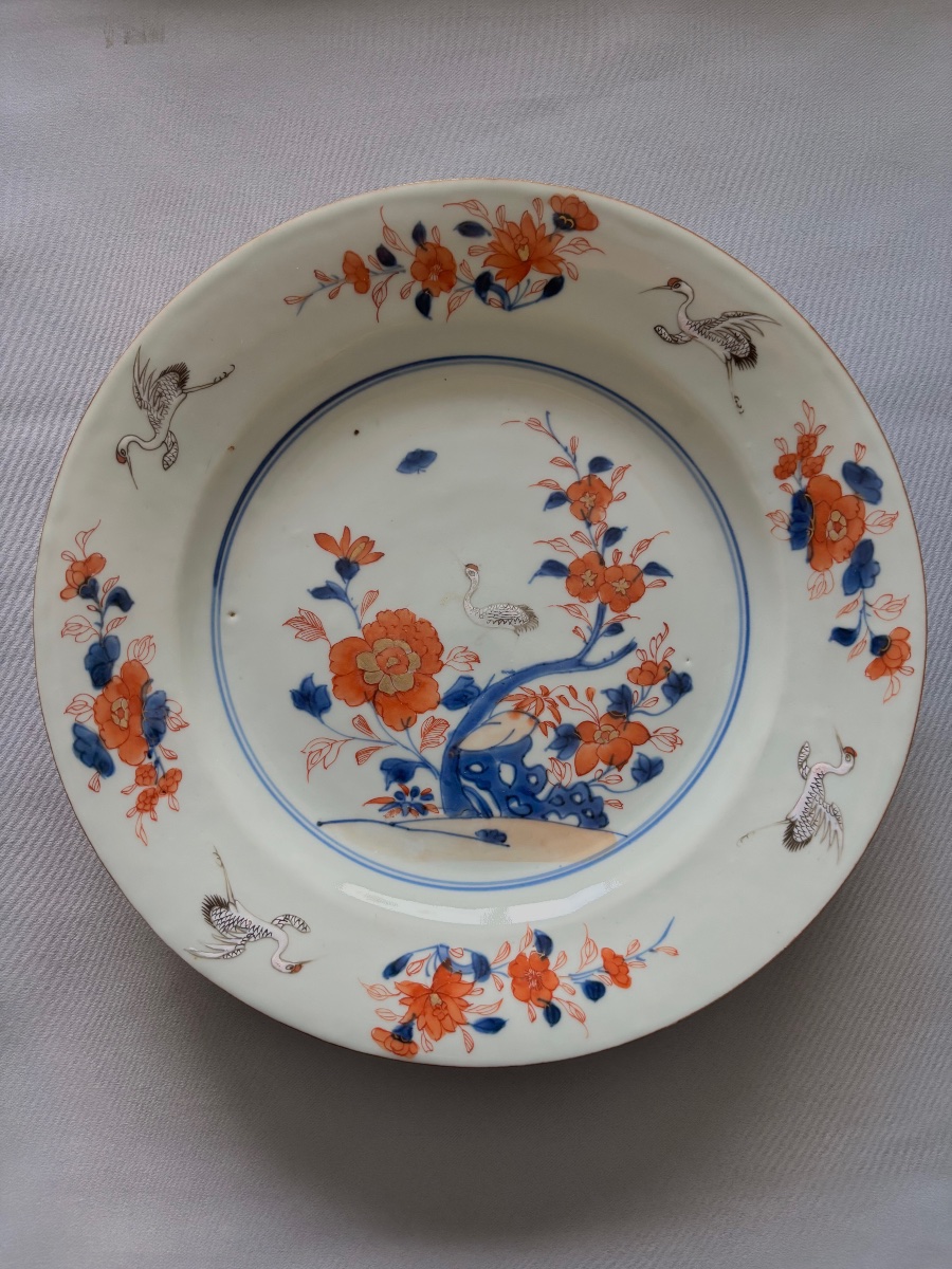 Imari Porcelain From China, Featuring A Crane, Qing Dynasty, Kangxi Period, 1622–1722