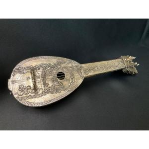 Somptueux Coffret à Bijoux Dissimulant Un Flacon à sel en argent fin XIXème Siècle 