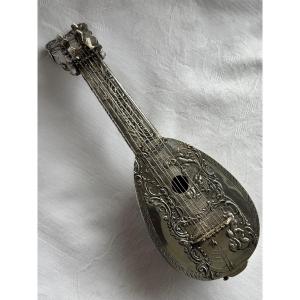 Somptueux Coffret à Bijoux Dissimulant Un Flacon à sel en argent fin XIXème Siècle 