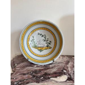 Varages ? Plat creux décor de cervidé 19éme Siècle 